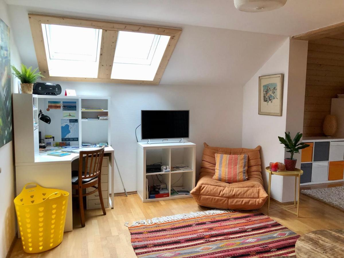Charmante Ferienwohnung Mit Balkon Im 5-Seen-Land Hechendorf am Pilsensee ภายนอก รูปภาพ